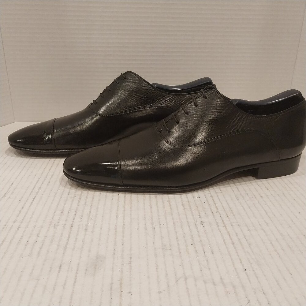SALVATORE FERRAGAMO men's size 8 EE black Oxford.